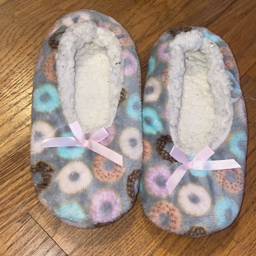 donut slippers 🍩💗
